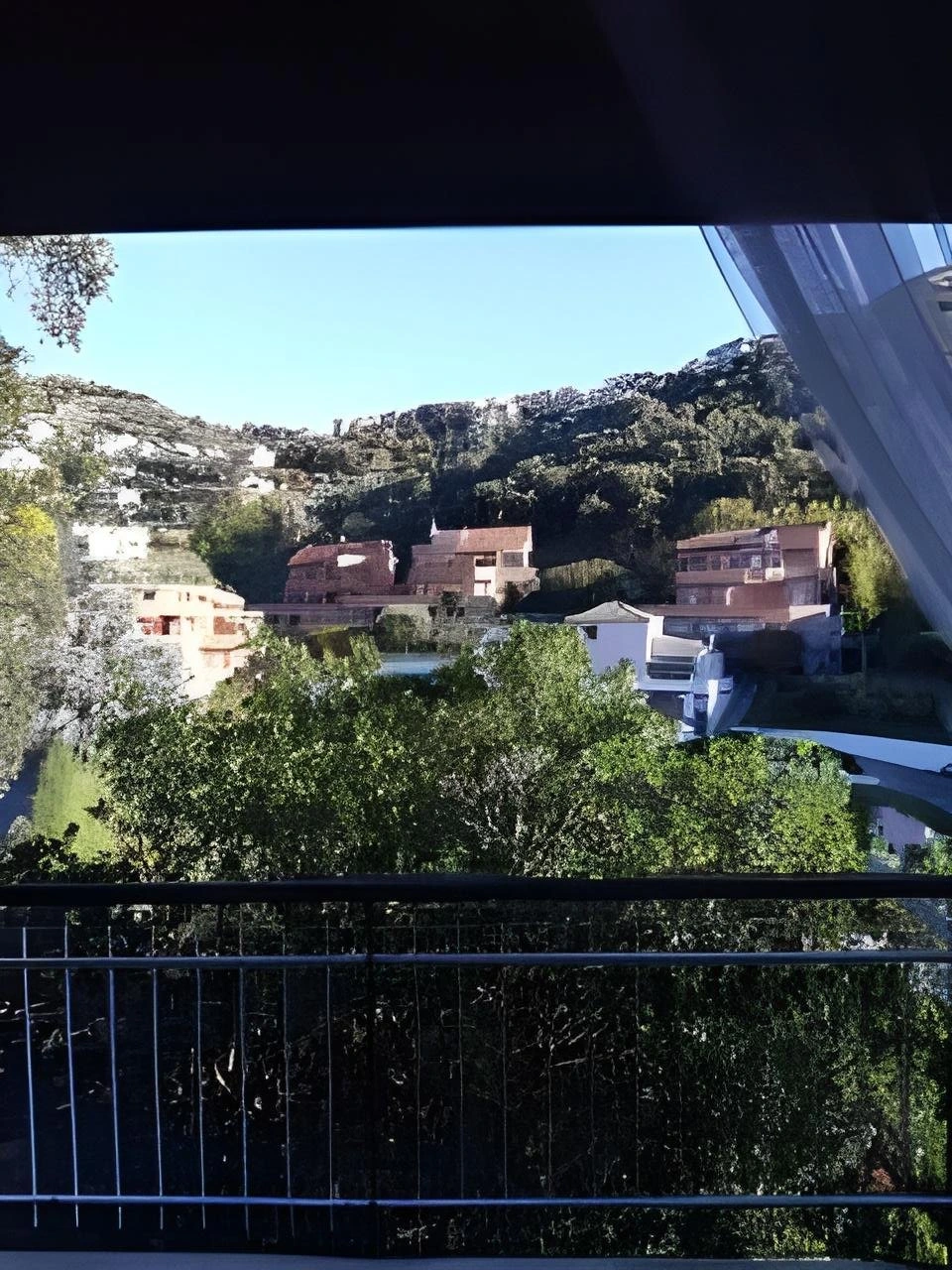 Trilocale arredato con balcone – Celle Ligure