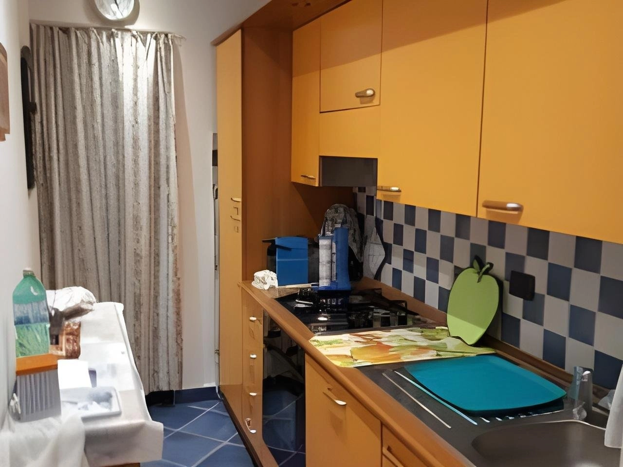 Trilocale arredato con balcone – Celle Ligure